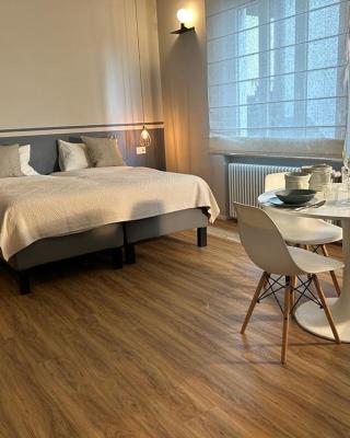 Studio in villa near Fiera Milano at Metro stop