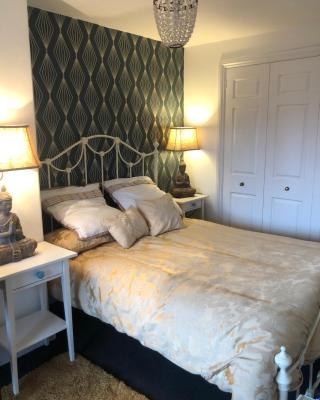 Lovely room in period townhouse