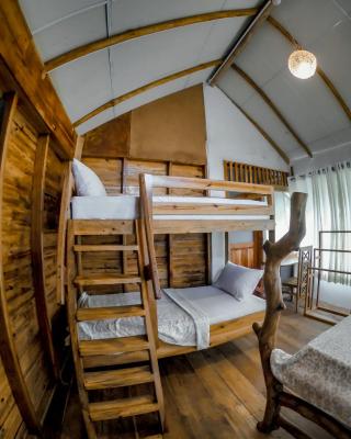 LAMIACEAE WOOD CABIN