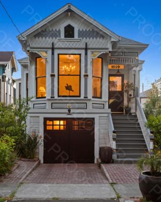 Garden Level Flat in 1885 Queen Anne Victorian Cottage in Alameda