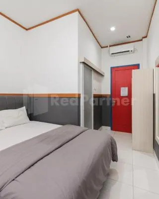 Ian Hotel Jaksa Mitra RedDoorz