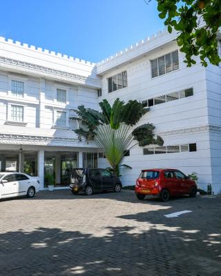 The Kings Bay Hotel By Silvas