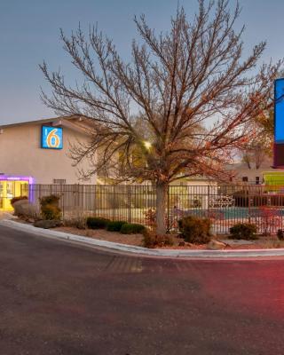 Motel 6 Santa Fe