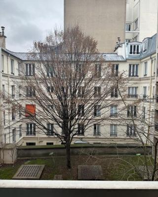 Champs Elysées Cosy appartement