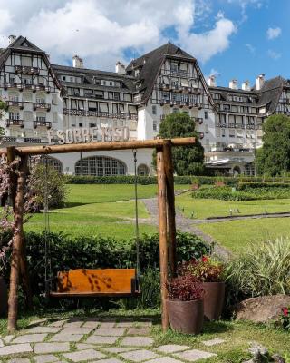 Lofts Charmosos de frente para o Lago Quitandinha com Garagem