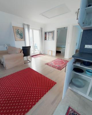 Peaceful Apartment- 3 Zi- Loggia & Garden in Blankenese-