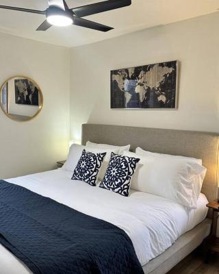 Capital Suite on 6th Street - King Bed / Downtown!