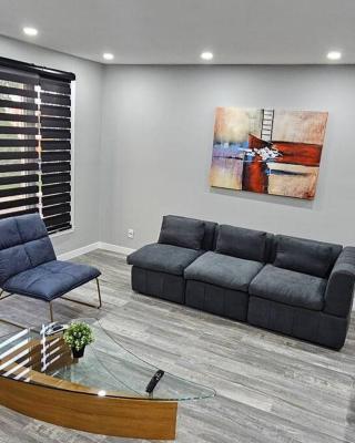 Spacious bright Apt,Parking and self check-in