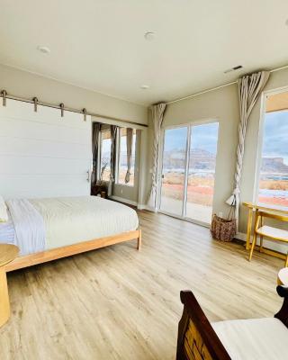 Page Arizona border town- Tranquil Zen Retreat with Amazing Mesa Views