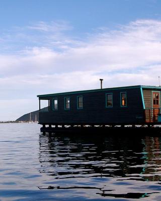 Knysna Houseboat Myrtle