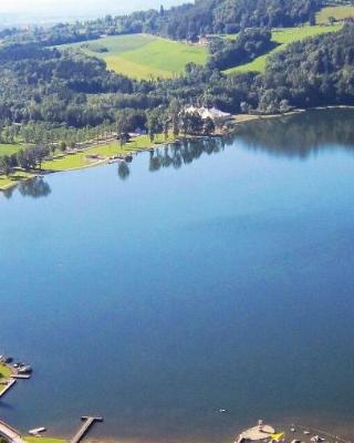 Zwei Schlafzimmer Ferienapartment Anna am Stubenbergsee inklusive vier E-Bikes