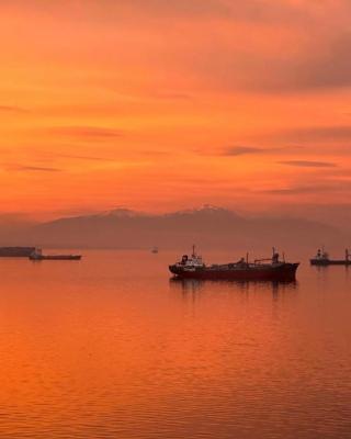 ICONIC SALONICA SUITES seafront