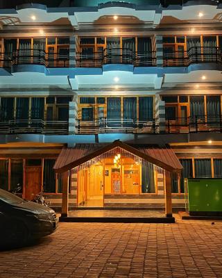 Hotel Mid Orchard Kasol l River Side