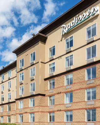 Radisson Hotel & Suites Fort McMurray