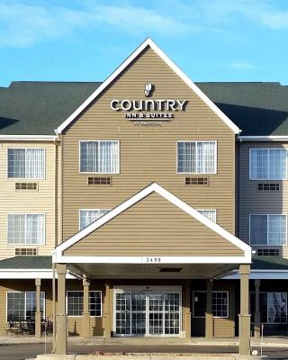 Country Inn & Suites by Radisson, Watertown, SD