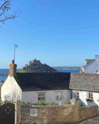 Cosy Cottage Central Marazion with Parking