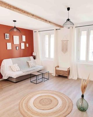 Vermeille: Terrasse calme au coeur du village