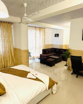 Hotel Relax In - Noida Sector 18