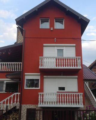 Apartment Red House