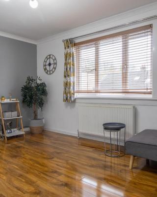 1 bed apartment central Hamilton free wifi with great transport links to Glasgow