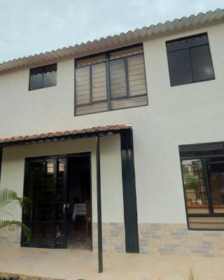 Casa Vacacional en Condominio Via Melgar-Carmen de Apicalá