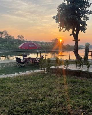 Chitwan Riverside Resort