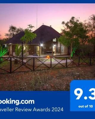 Eye of Kruger - Spacious holiday home with splash pool and boma