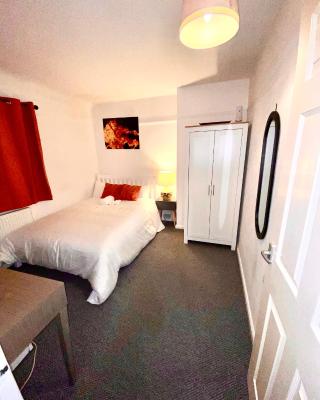 Luxurious Suite: Nottingham Room