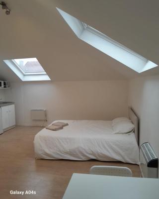 studio close to grand place for 2
