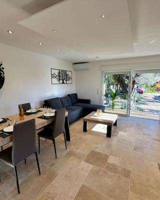 Bas de villa cosy Juan les Pins avec jardin