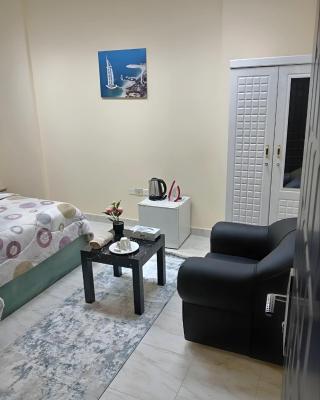 MBZ - Pleasant Tidy Room