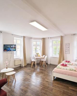F2 - Urlaubsmagie Sauna, Whirlpool, Pool & Garten
