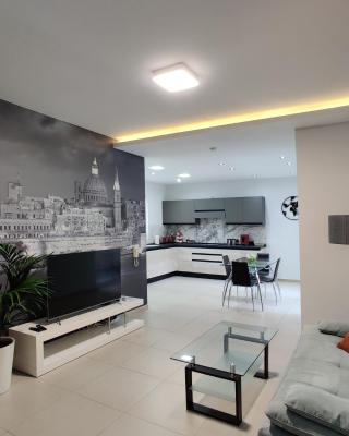 DePiro Point Deluxe - Sliema Holiday Rental