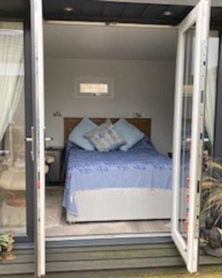 Beautiful new Garden Annexe