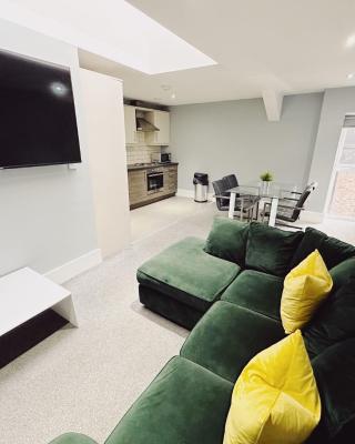 2 Bedroom Apartment in the Heart of Newcastle - Modern - Sleeps 4