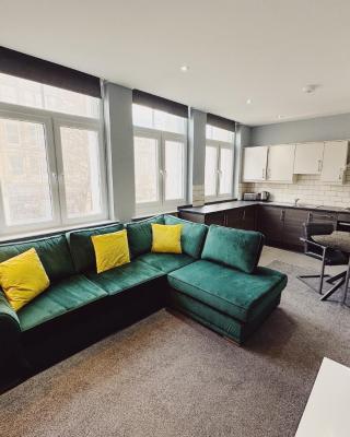 3 Bedroom Apartment in the Heart of Newcastle - Modern - Sleeps 6