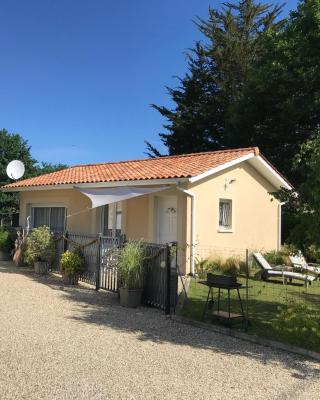 maisonnette entre forêt et occéan