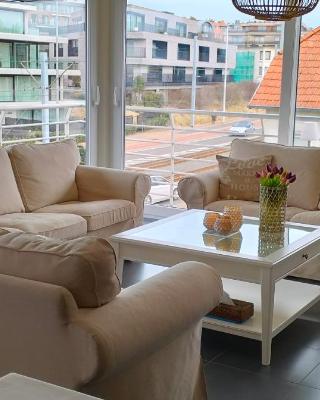 Zonnig appartement dicht bij ZEE en CENTRUM van Sint Idesbald