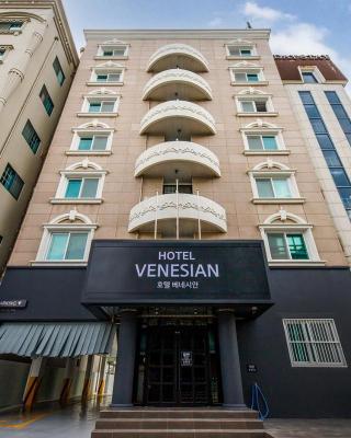 Hotel Venesian