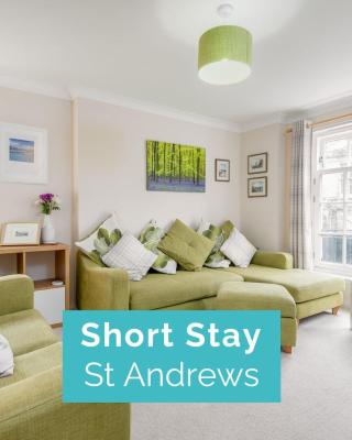 Flat 17 Southgait Hall Central 3 Bed Apt with Parking