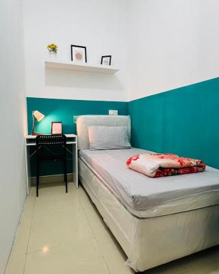 Stop Over Partition Room in Al Barsha 1 Near Mashreq Metro