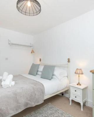 Pass the Keys Cosy 1 Bed Studio in Central Bath