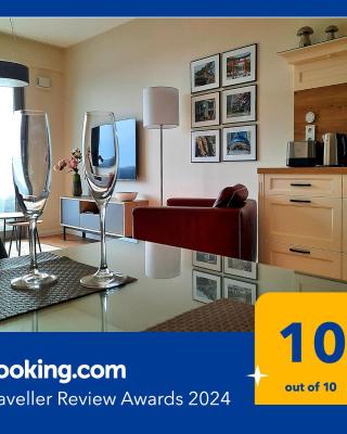 Komfortable strandnahe Ferienwohnung A103 in 10 Etage mit Terrasse und Meerblick PARKING FREE