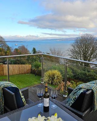 Viewpoint Villa - Luxury 4 Bedroom villa with elevated views