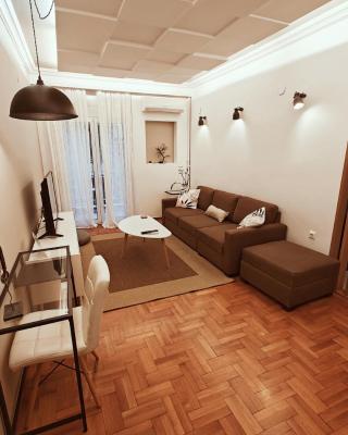 Think Home, exploring the center of Thessaloniki