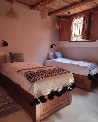 Private Room in Apartment TOV