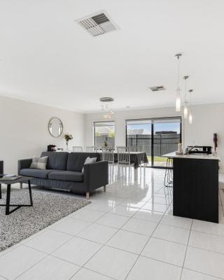 Modern 4BR house perfect for family getaway