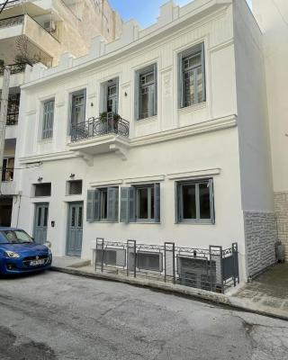 Piraeus art deco apartment