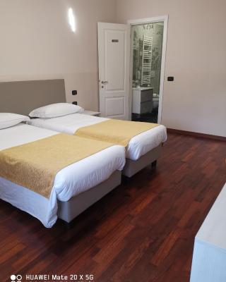 Guesthouse Central Station Group - Via Sammartini 15