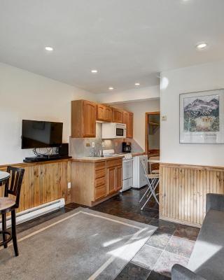 Updated Bath, Tile Flooring, Convenient Location, Wi-Fi, Hot Tubs and Firepit PM3C